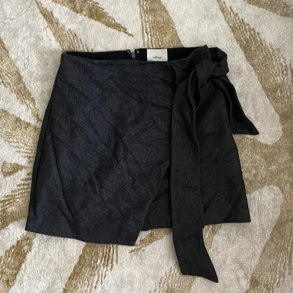 Aritizia Wilfred skirt